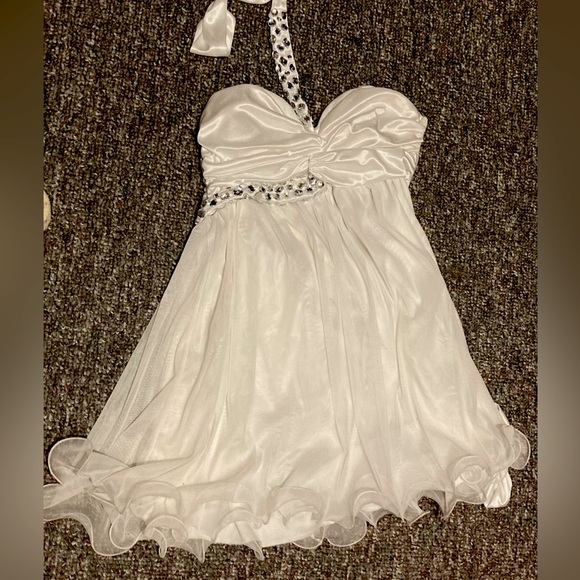 WHITE PARTY DRESS USED - Picture 1 of 2